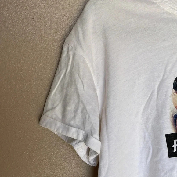 Friends Shirt No Size Measurements are listed - Picture 4 of 7